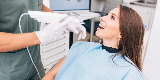 Moderner Zahnersatz mit CEREC – Hochwertig, schnell und komfortabel